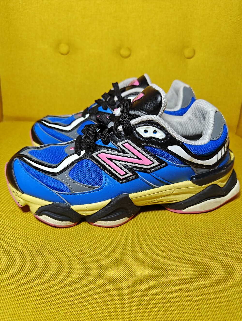 New Balance 9060 sneakers Blue Oasis/Real Pink Sneakers Big Kid Shoes Size 5.5